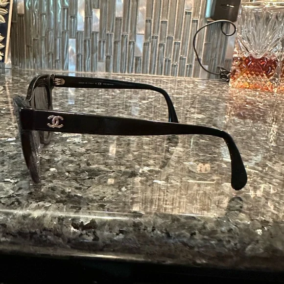 Authentic CHANEL Sunglasses with case. - Picture 6 of 8